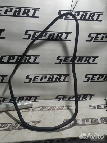 Уплотнитель двери задний правый Audi A4 B8