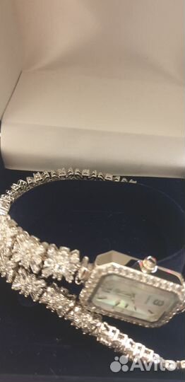 Часы наручные женские