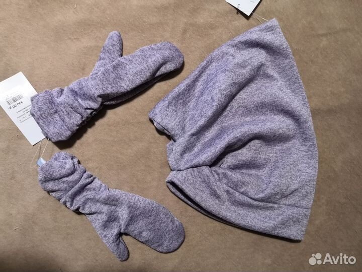 Комплект из капора-снуда и варежек