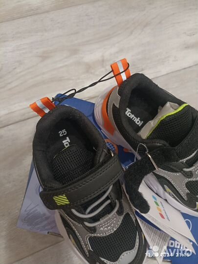Кроссовки на мальчика 25 размер новые