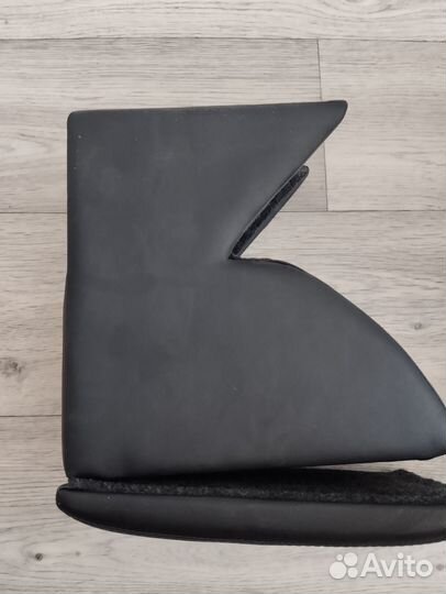 Подлокотник