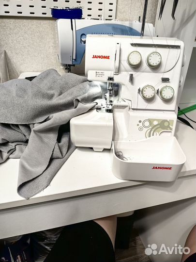 Оверлок Janome т-72