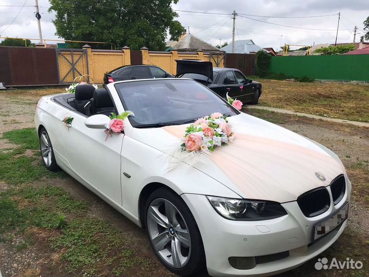 Свадебное украшение на автомобиль