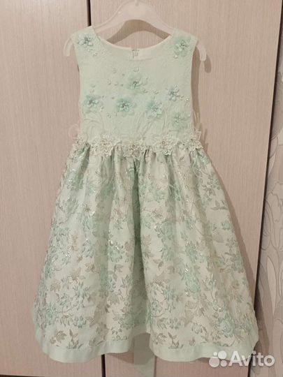 Платье праздничное. Размер 110