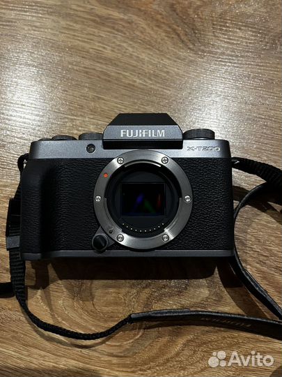 Продам fujifilm X T200 Kit и с доп приборами