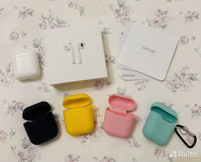 Наушники Airpods 1 «Apple» с чехлами