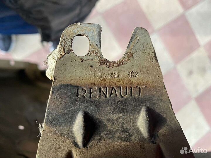 Крыло переднее левое renault logan 2