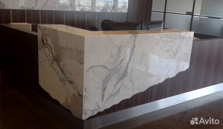 Ресепшн для офиса кварцевого агломерата