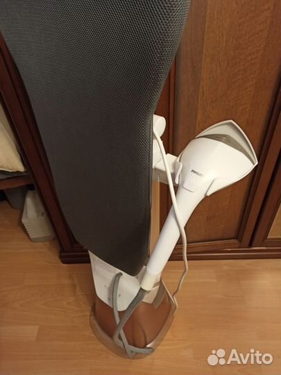 Отпариватель вертикальный для одежды Philips GC627