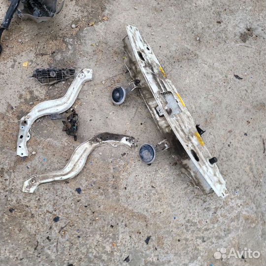 Верхняя планка радиатора на лифан х50