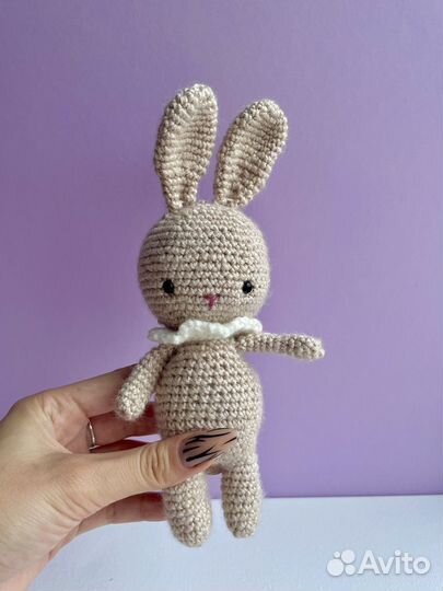 Вязанный зайчик