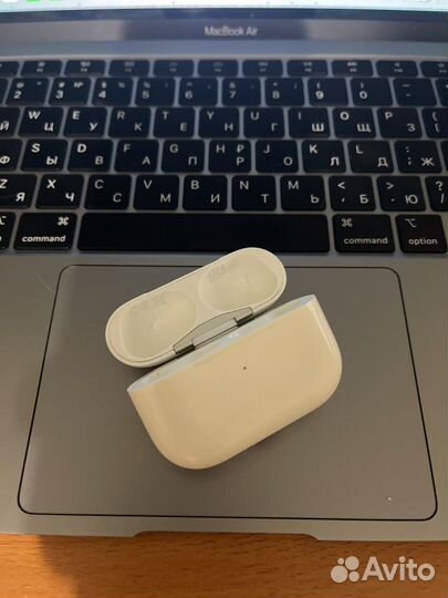 Чехол от наушников (кейс) Apple Airpods Pro