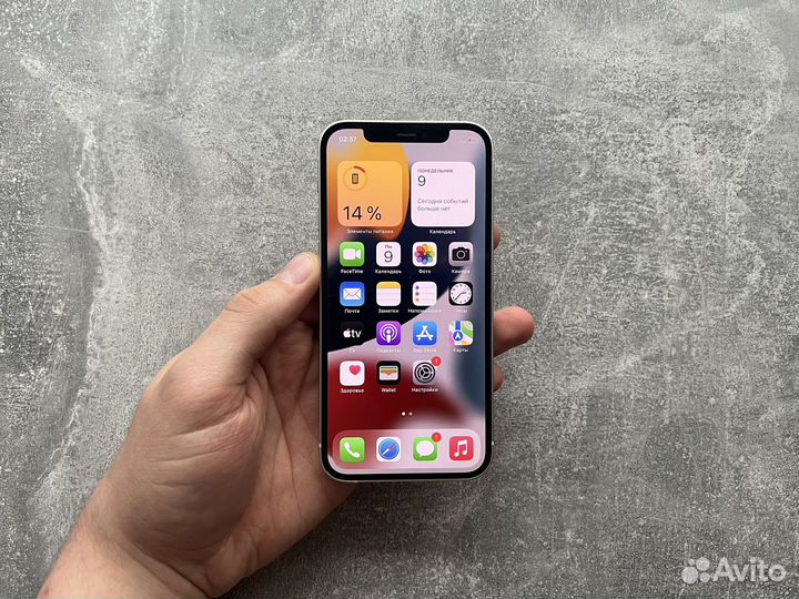 iPhone 12, 64 ГБ