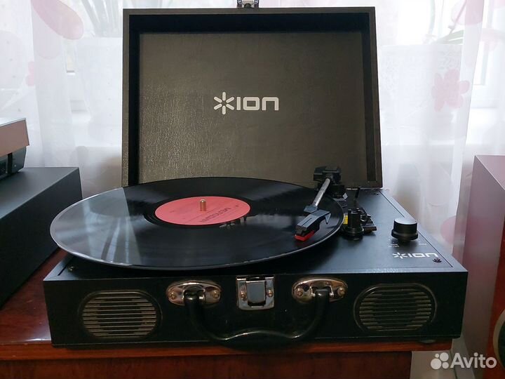 Проигрыватель винила ion