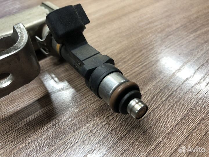 Форсунка инжекторная Mazda 3 BK 2.0LF 2002-2008