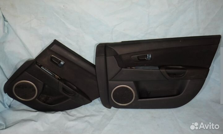 Обшивка двери левая правая Mazda 3 BK Мазда бк