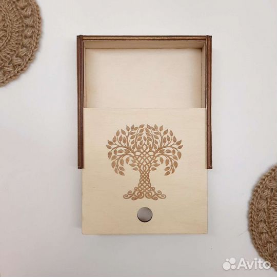 Деревянная коробка для подарка