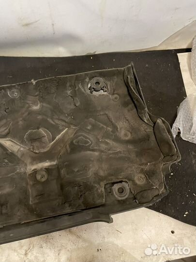 Крышка двигателя Land Rover Range Rover Sport 3.6D