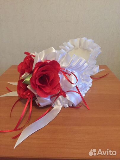 Корзина для бутылок с шампанским молодоженов