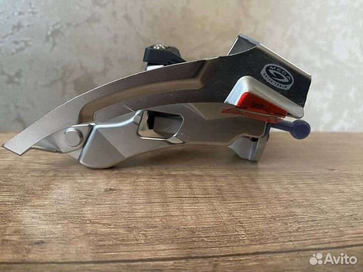 Передний переключатель Shimano Deore