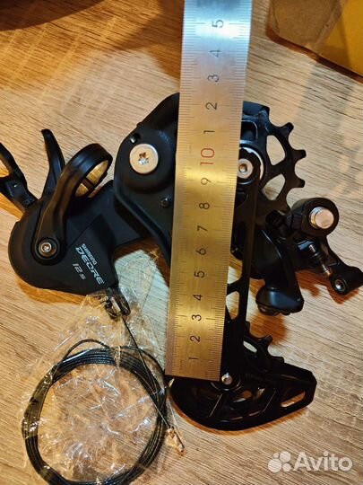 Задний переключатель и манетка Shimano Deore M6100