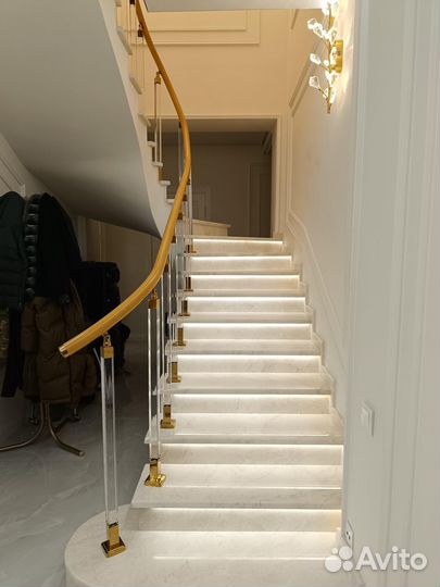 Перила прозрачные модные 2025