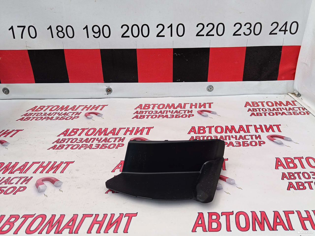 Накладка заднего фонаря правая Джили Кулрей SX11