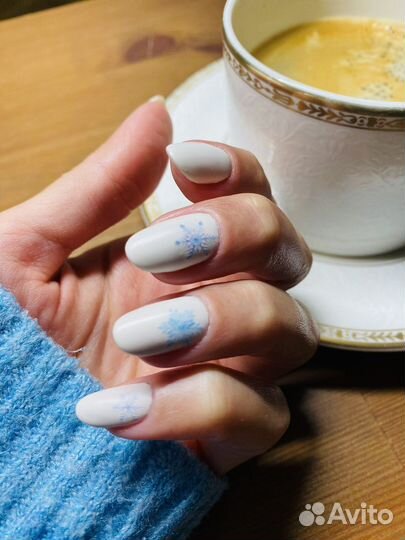 Услуги маникюра, педикюра