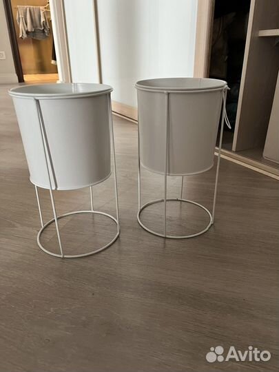 Подставка под цветы металлическая