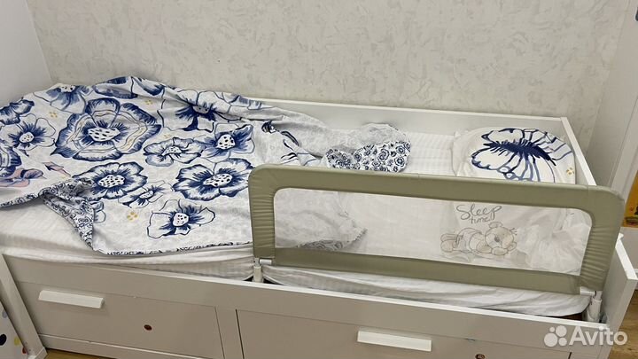 Бортик на кровать