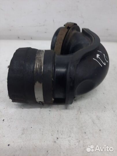 Патрубок интеркулера Opel Insignia хэтчбэк 5 дв