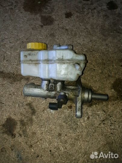 Главный тормозной цилиндр Volkswagen Polo