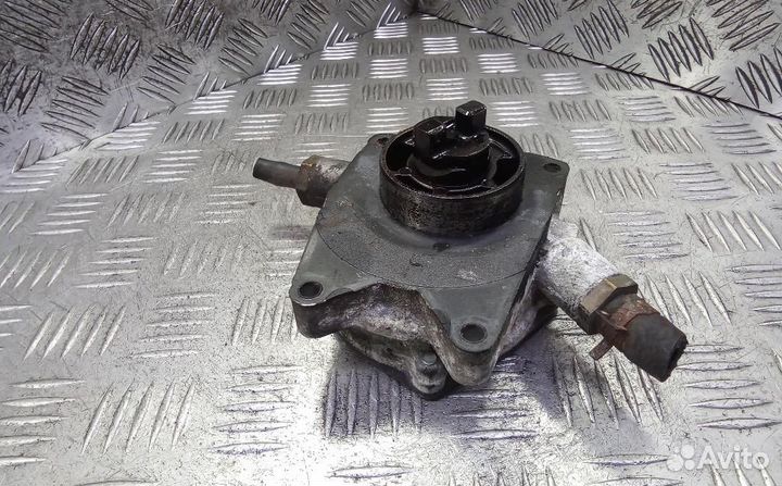 Насос вакуумный Opel Antara