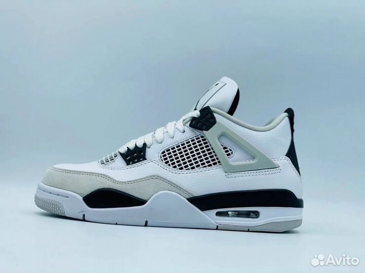 Кроссовки Air jordan retro 4 black and white