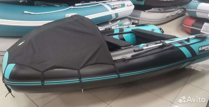 Лодка Gladiator E 350 Pro черно-бирюзовая