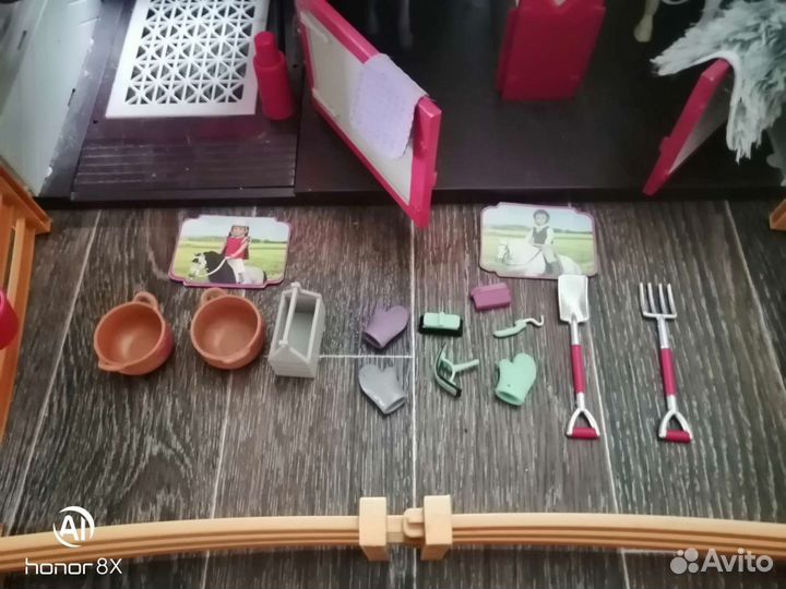 Игрушечьная конюшня