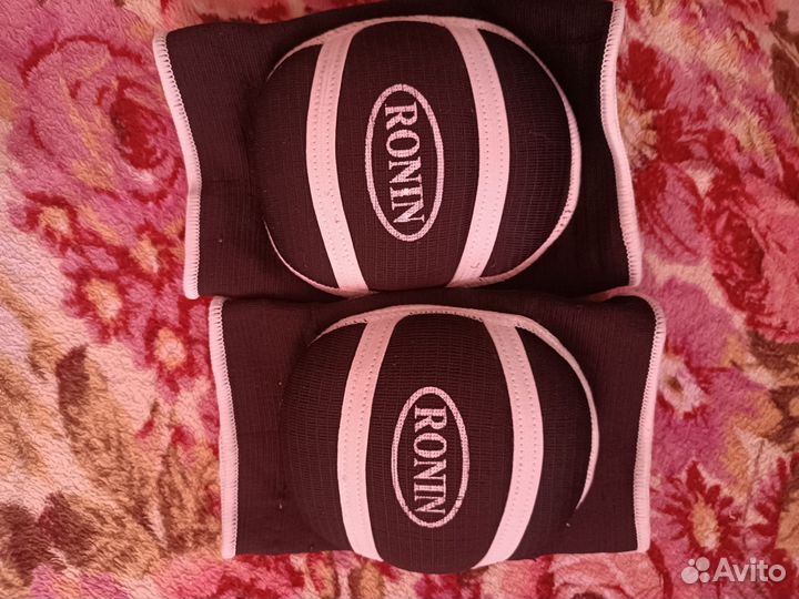 Наколенники