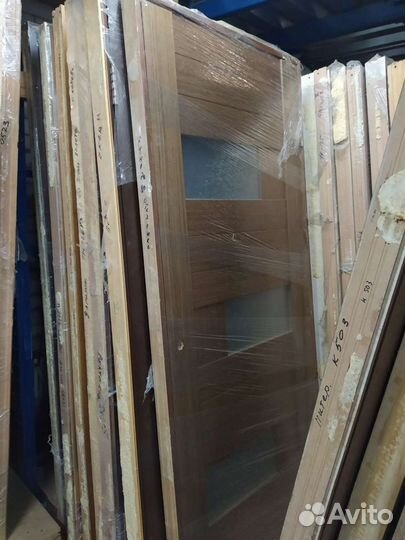 Двери с коробкой выставочные образцы на 80 см