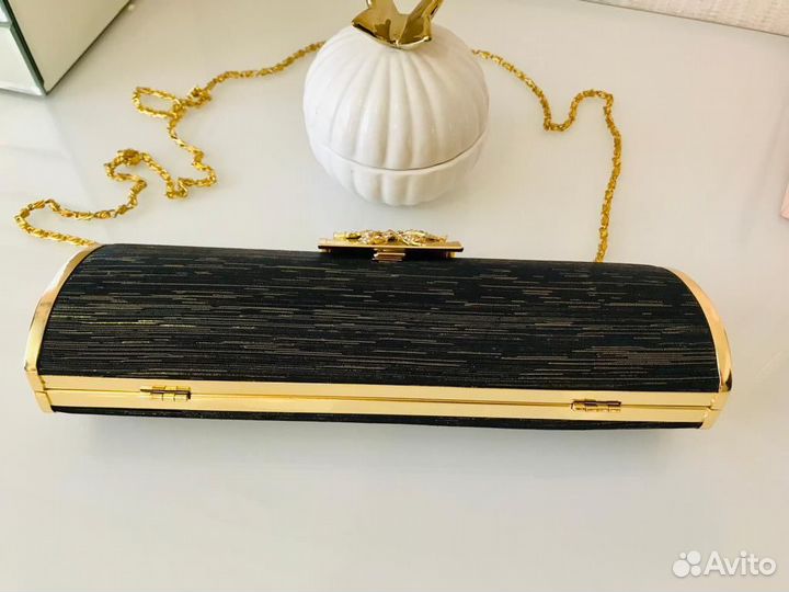 Дамская сумочка-клатч с замком-пряжкой