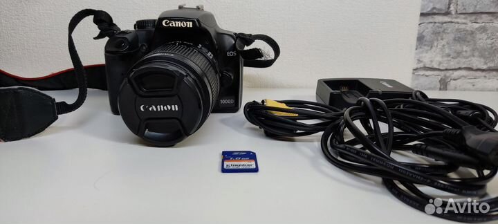 Canon eos 1000d + kit 18-55 IS