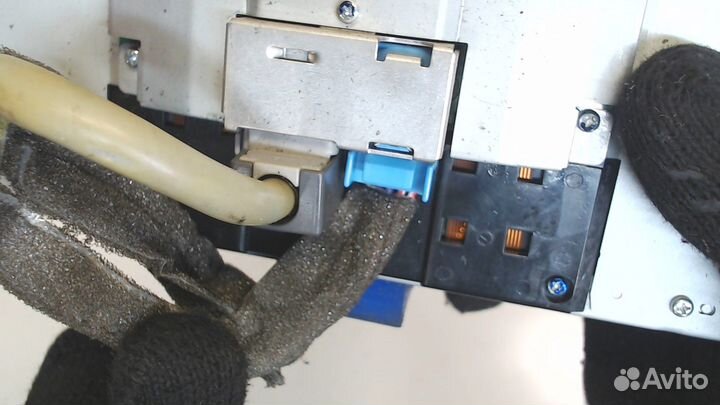 Дисплей мультимедиа Volvo S80, 2005