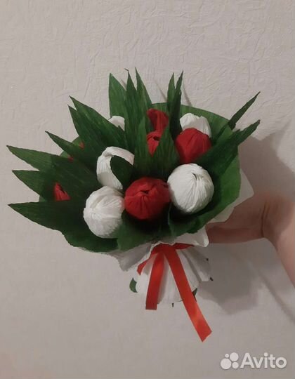 Цветы с конфетами на 8Марта, день рождения