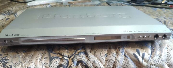 DVD плеер Elenberg с дисками