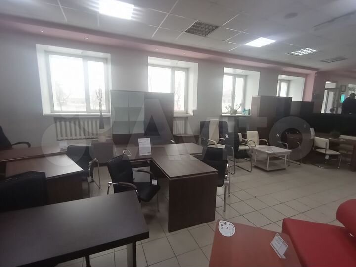 Нежилое помещение на первом этаже, 350 м²