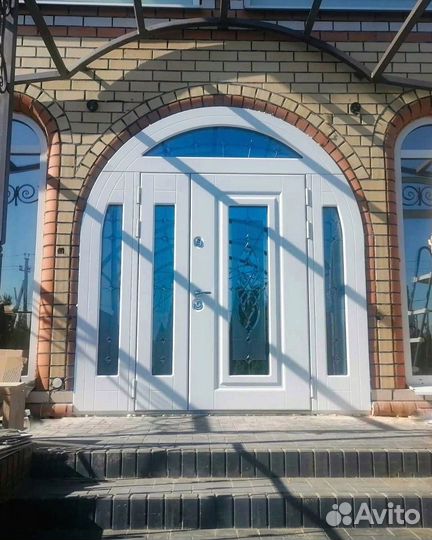 Дверь входная с терморазрывом и стеклом