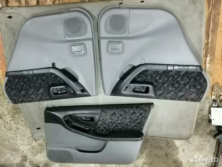Обшивка двери для Subaru Forester (SF5) 1997-2000