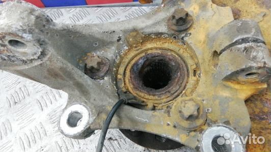 Ступица передняя правая opel vectra C (MML23N901)