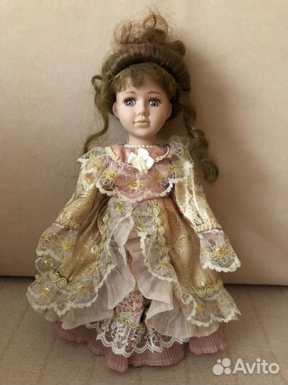 Кукла фарфоровая 30 см