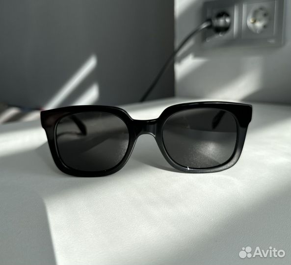 Солнцезащитные очки