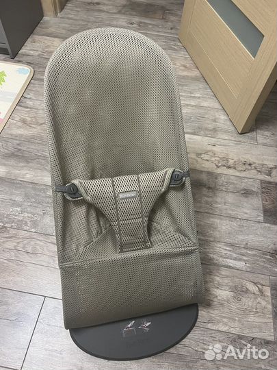 Шезлонг babybjorn
